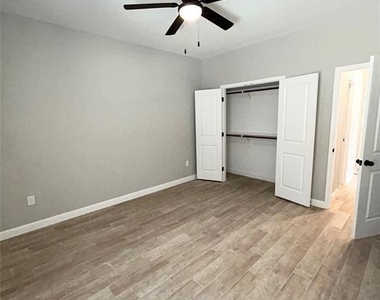 8006 Bowen Street - Photo Thumbnail 12