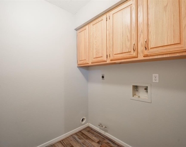 539 W North Hill Drive - Photo Thumbnail 22