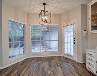 539 W North Hill Drive - Photo Thumbnail 11