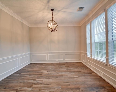 539 W North Hill Drive - Photo Thumbnail 3