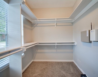 539 W North Hill Drive - Photo Thumbnail 21