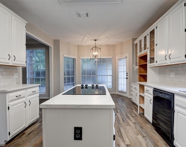 539 W North Hill Drive - Photo Thumbnail 8