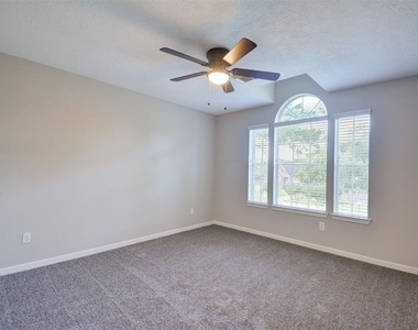 539 W North Hill Drive - Photo Thumbnail 27