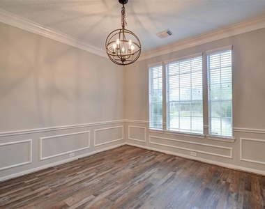 539 W North Hill Drive - Photo Thumbnail 4