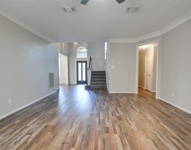 539 W North Hill Drive - Photo Thumbnail 13