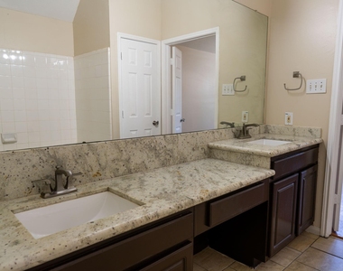 15627 Rosewood Hill Court - Photo Thumbnail 7