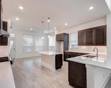 11134 Plateau Oak Drive - Photo Thumbnail 1