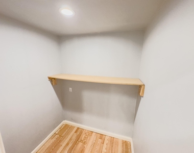 2222 Carnes Street - Photo Thumbnail 10