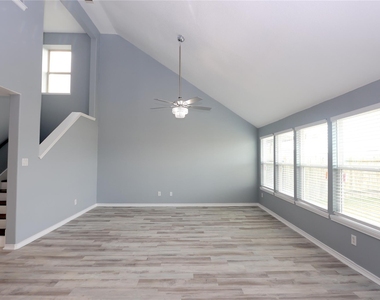 9218 Mission Arbor Lane - Photo Thumbnail 11