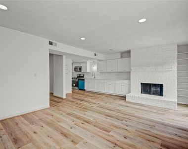 1334 Country Place Drive - Photo Thumbnail 15