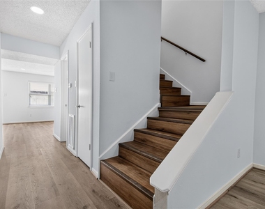1334 Country Place Drive - Photo Thumbnail 18