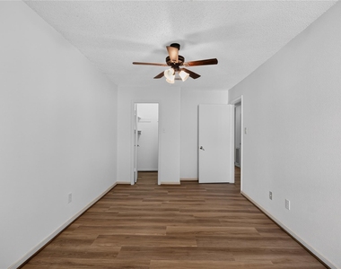 1334 Country Place Drive - Photo Thumbnail 29