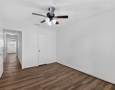 1334 Country Place Drive - Photo Thumbnail 27