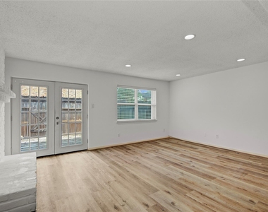1334 Country Place Drive - Photo Thumbnail 13