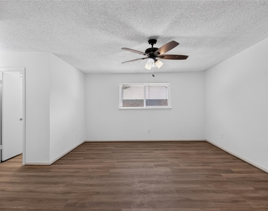 1334 Country Place Drive - Photo Thumbnail 20