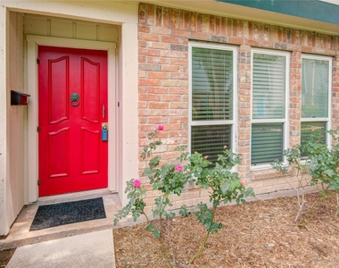1334 Country Place Drive - Photo Thumbnail 4