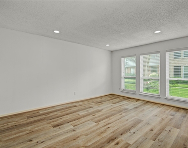 1334 Country Place Drive - Photo Thumbnail 7