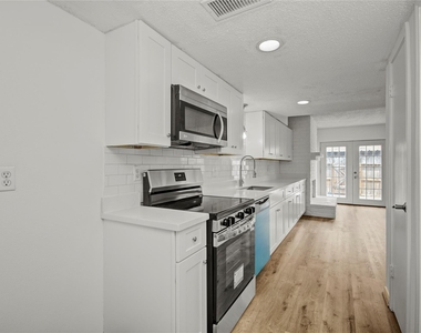 1334 Country Place Drive - Photo Thumbnail 9