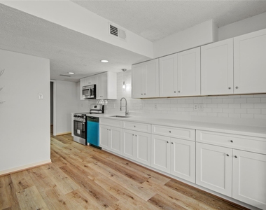 1334 Country Place Drive - Photo Thumbnail 11