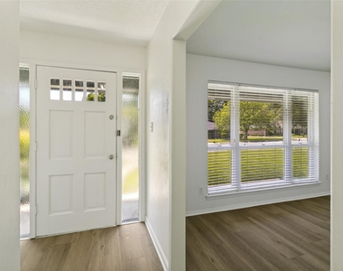 4009 Twilight Drive S - Photo Thumbnail 2