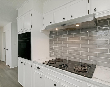 4009 Twilight Drive S - Photo Thumbnail 9