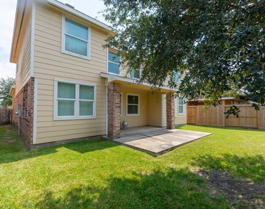 8311 Bay Oaks Drive - Photo Thumbnail 13