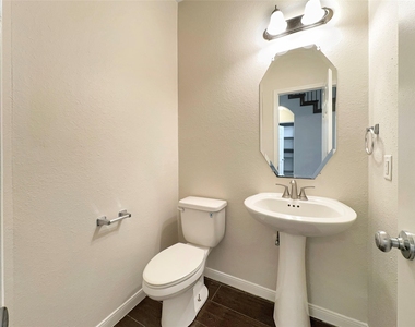 8311 Bay Oaks Drive - Photo Thumbnail 8