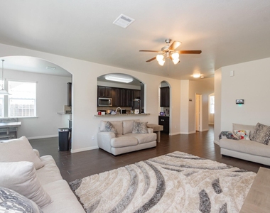 8311 Bay Oaks Drive - Photo Thumbnail 4