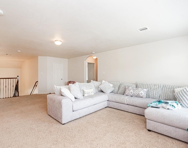 8311 Bay Oaks Drive - Photo Thumbnail 9