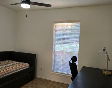 2012 E Lacey Oak Circle - Photo Thumbnail 13