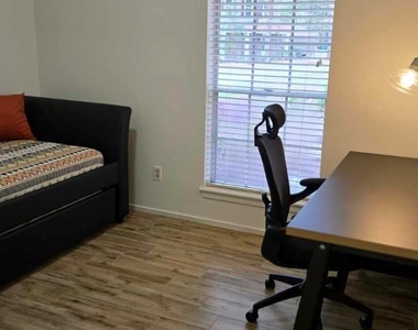 2012 E Lacey Oak Circle - Photo Thumbnail 12