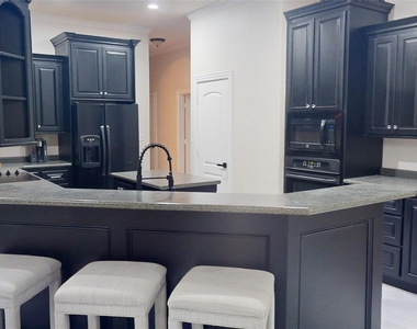 119 April Waters Drive W - Photo Thumbnail 12