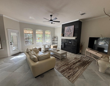 119 April Waters Drive W - Photo Thumbnail 2