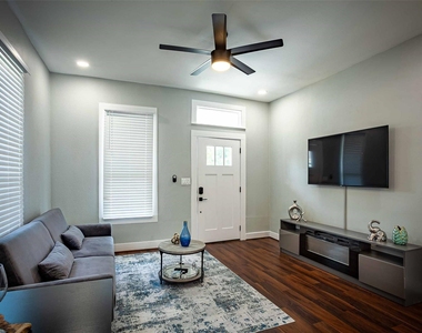 1613 Hickory Street - Photo Thumbnail 7