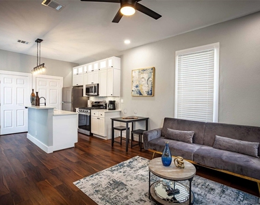 1613 Hickory Street - Photo Thumbnail 5