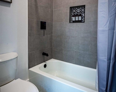 1613 Hickory Street - Photo Thumbnail 22
