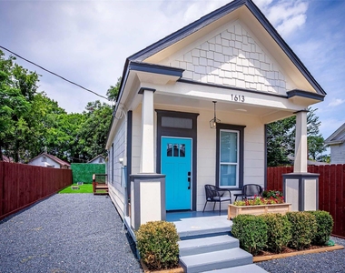 1613 Hickory Street - Photo Thumbnail 4