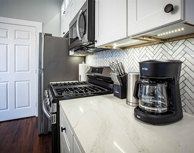 1613 Hickory Street - Photo Thumbnail 15