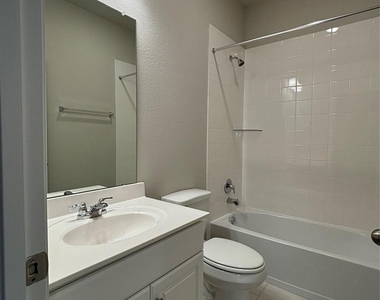 2913 Cliff Ridge Lane - Photo Thumbnail 28