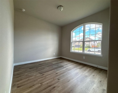 2913 Cliff Ridge Lane - Photo Thumbnail 34