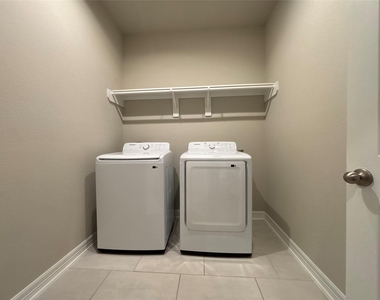 2913 Cliff Ridge Lane - Photo Thumbnail 38