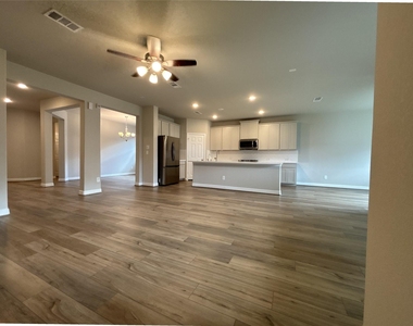 2913 Cliff Ridge Lane - Photo Thumbnail 8