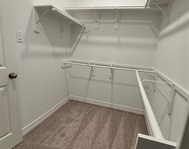 2913 Cliff Ridge Lane - Photo Thumbnail 20
