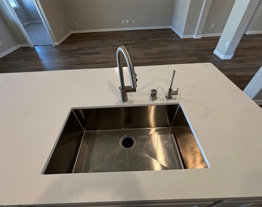 2913 Cliff Ridge Lane - Photo Thumbnail 30