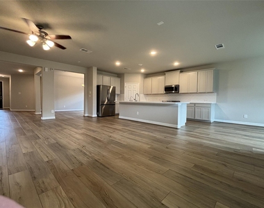 2913 Cliff Ridge Lane - Photo Thumbnail 9