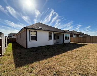 2913 Cliff Ridge Lane - Photo Thumbnail 6
