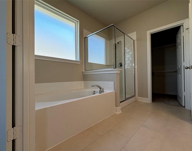 2913 Cliff Ridge Lane - Photo Thumbnail 19