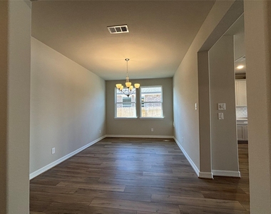 2913 Cliff Ridge Lane - Photo Thumbnail 11