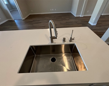 2913 Cliff Ridge Lane - Photo Thumbnail 39