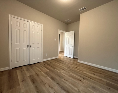 2913 Cliff Ridge Lane - Photo Thumbnail 31